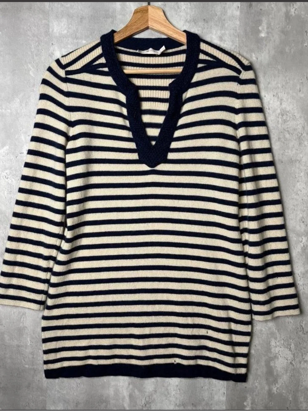 Tory Burch Striped Navy and Cream V-Neck Soft Fine Sweater Top L